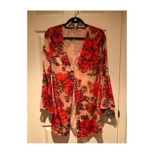 Floral Kimono  (NWOT✨) ➡️ SZ: SMALL